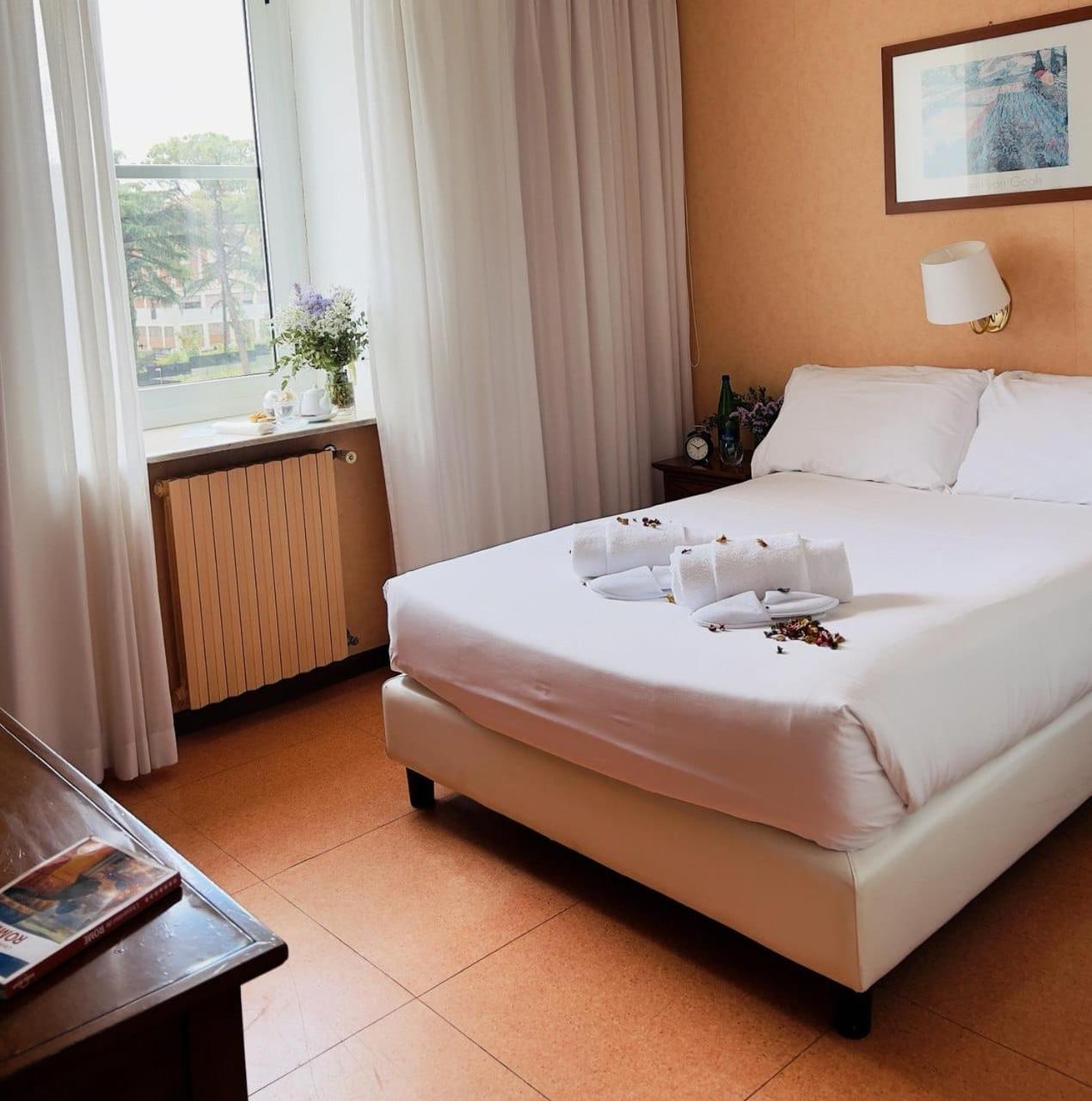Villa Eur Parco Dei Pini Рим Номер фото